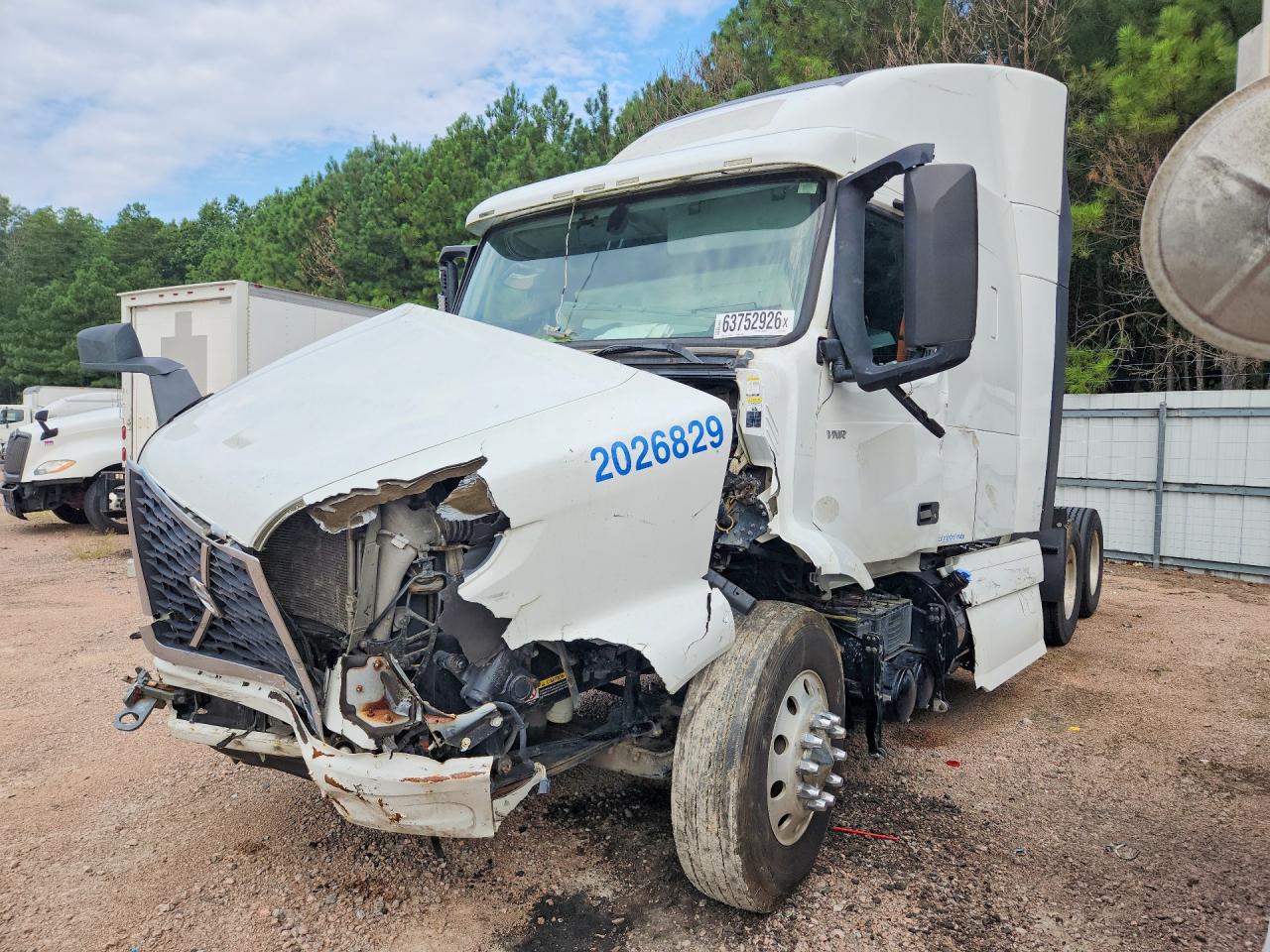 2021 VOLVO VNR