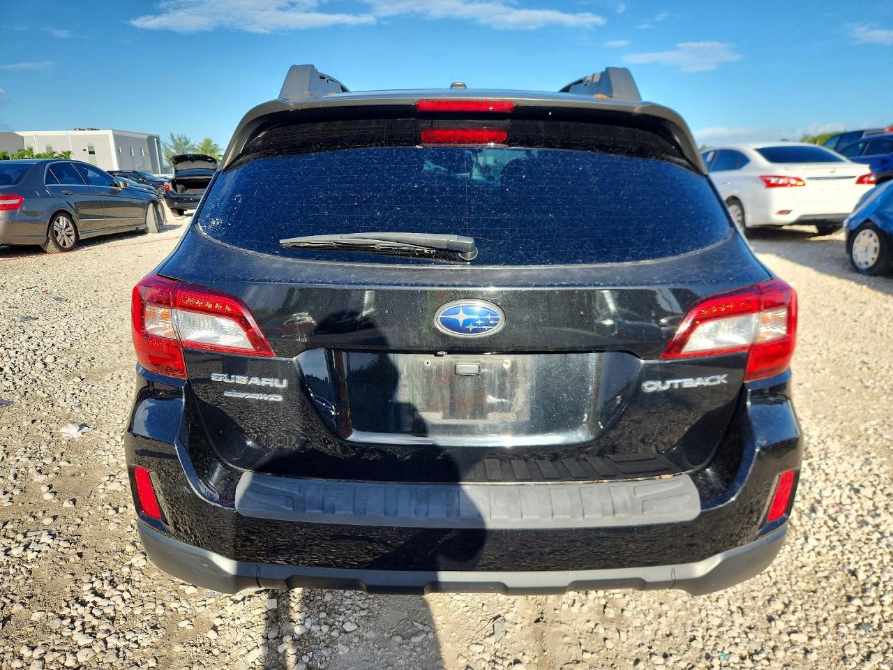 4S4BSBNCXF3271734 · 2015 SUBARU OUTBACK · 6/13