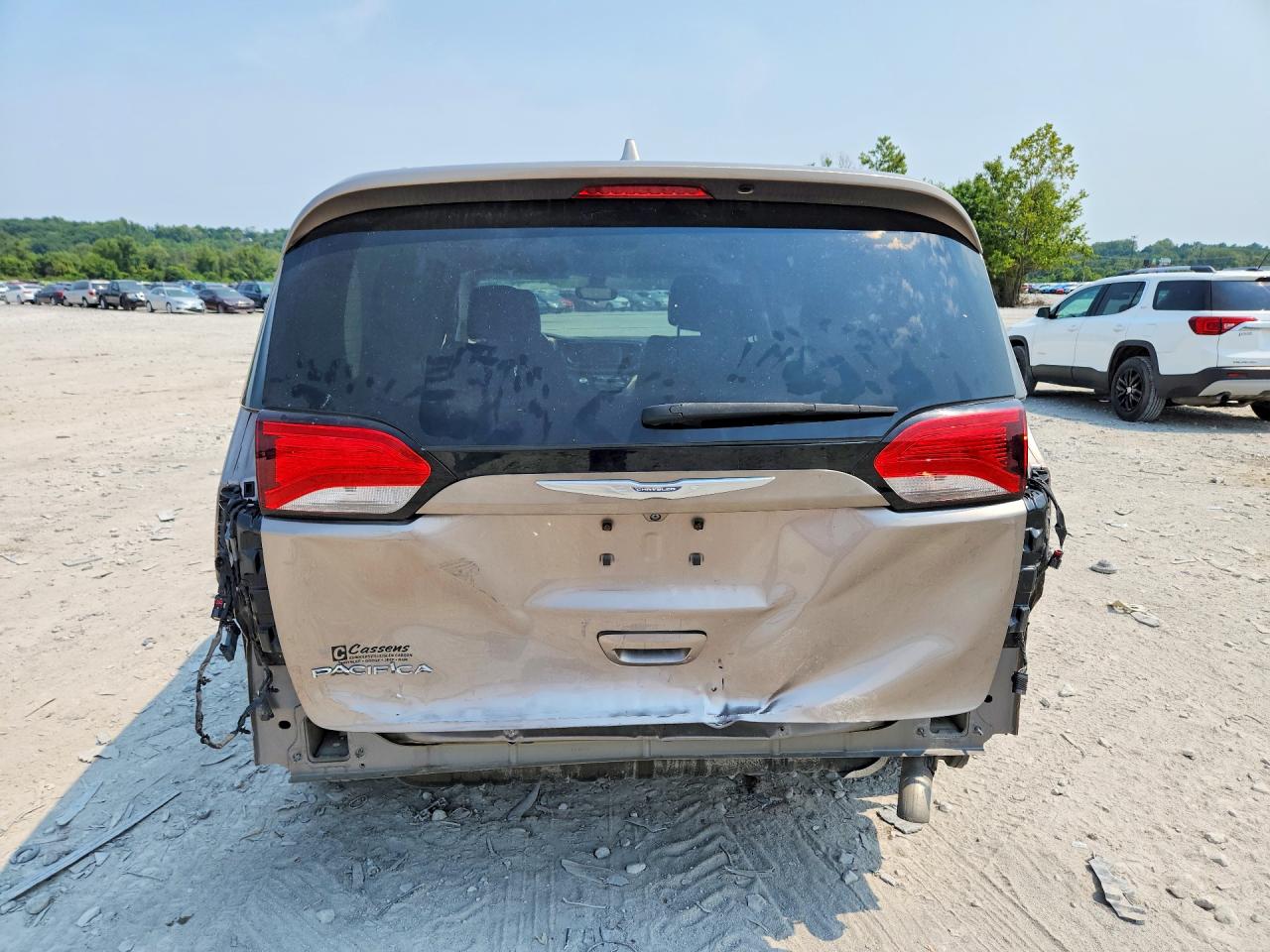 2C4RC1BG8HR608106 · 2017 CHRYSLER PACIFICA · 6/14