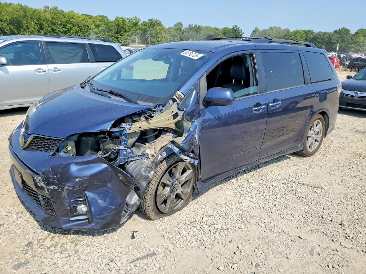 5TDXZ3DC8JS912853 · 2018 TOYOTA SIENNA