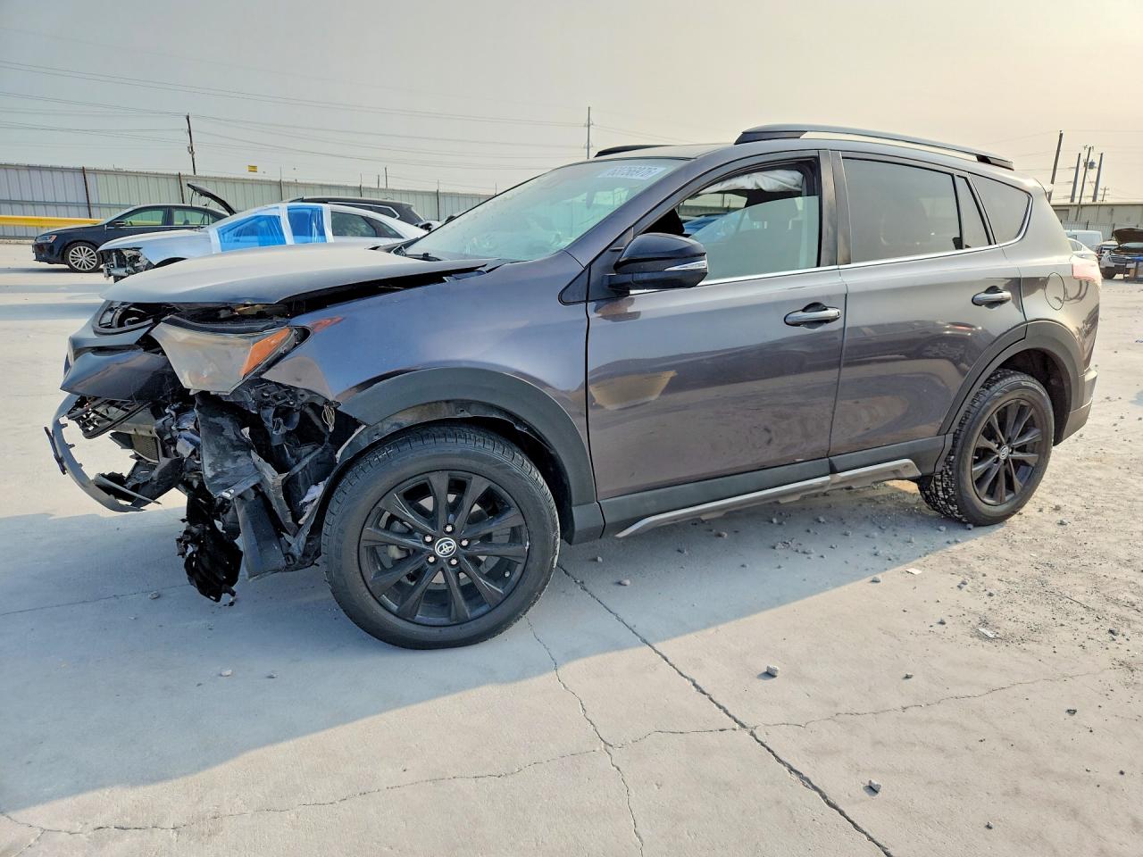 2T3WFREV0JW439827 · 2018 TOYOTA RAV4