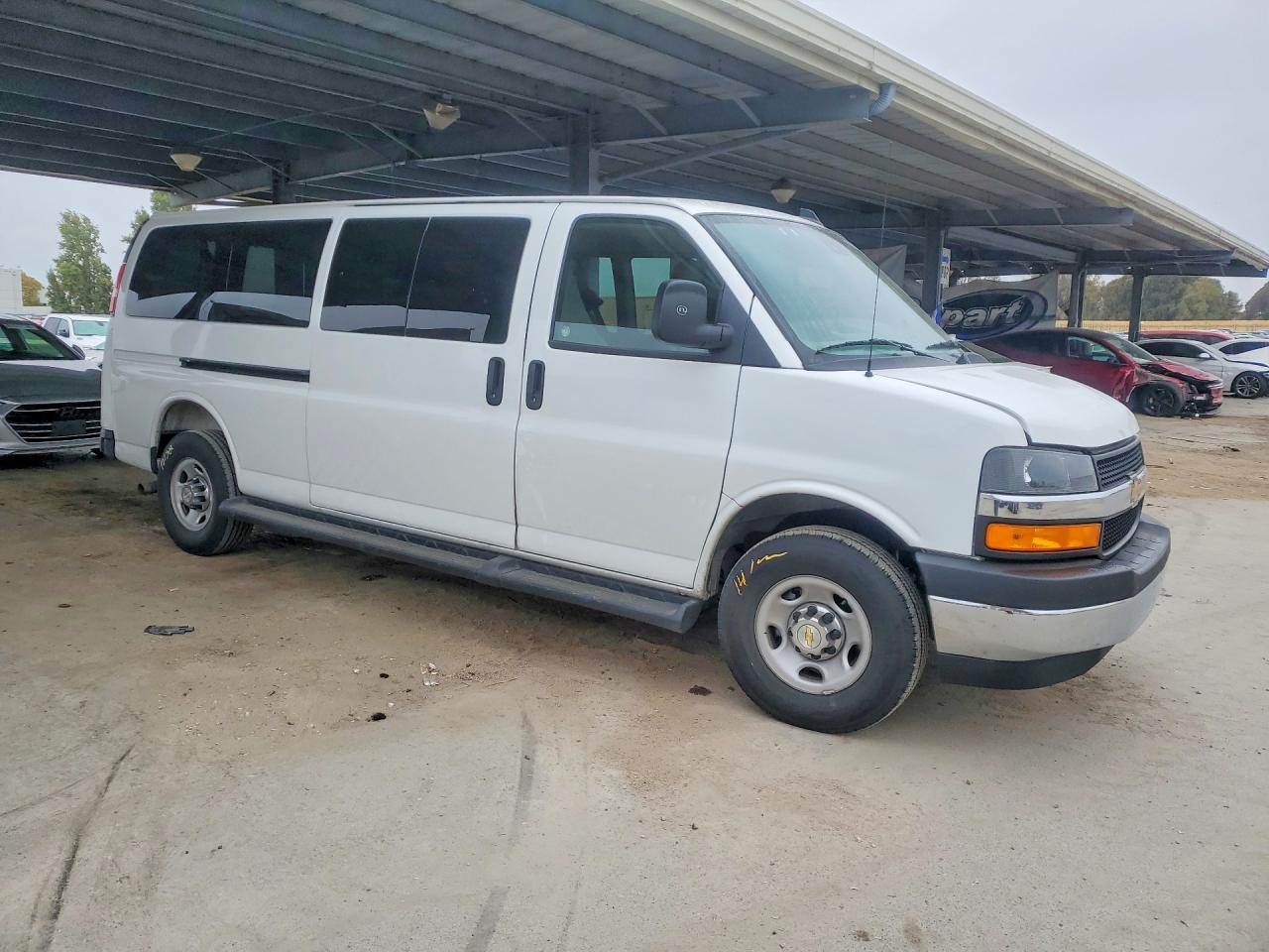 1GAZGPFP2S1254198 · 2025 CHEVROLET EXPRESS G3500 · 4/14