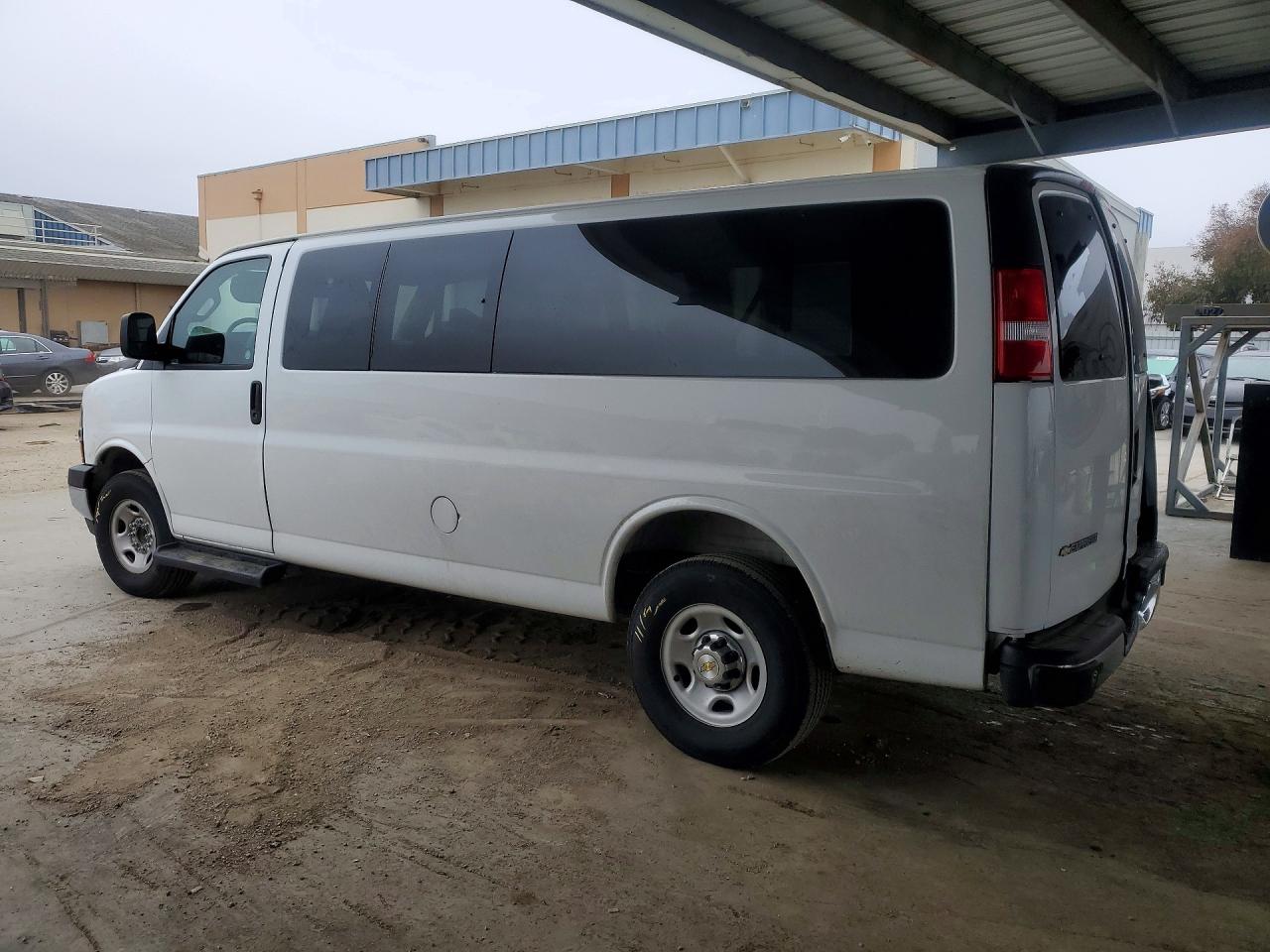 1GAZGPFP2S1254198 · 2025 CHEVROLET EXPRESS G3500 · 2/14