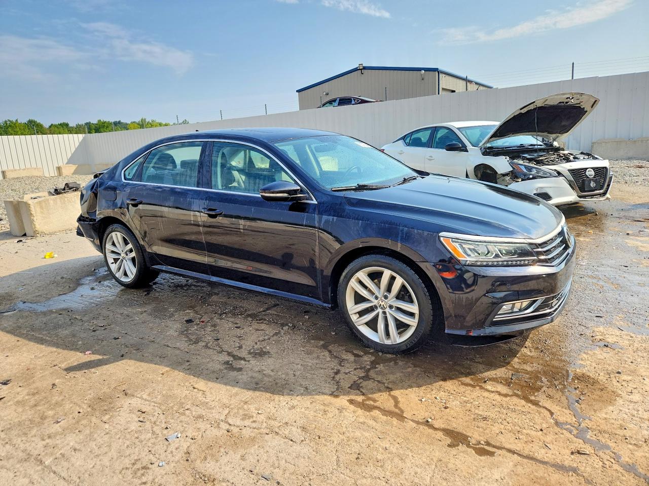 1VWBA7A37JC015907 · 2018 VOLKSWAGEN PASSAT · 4/12