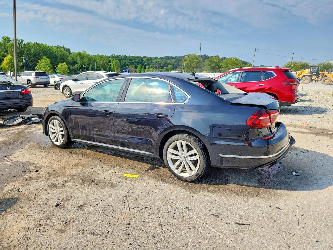 1VWBA7A37JC015907 · 2018 VOLKSWAGEN PASSAT · 2/12
