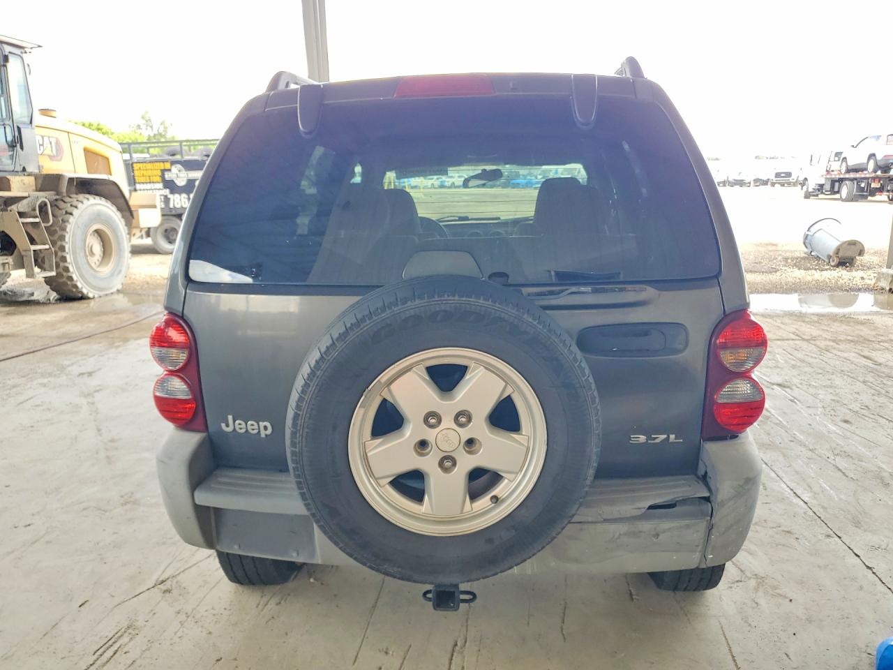 1J4GK48K35W710790 · 2005 JEEP LIBERTY · 6/14