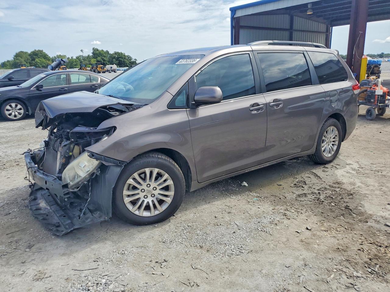 5TDYK3DC5DS390728 · 2013 TOYOTA SIENNA