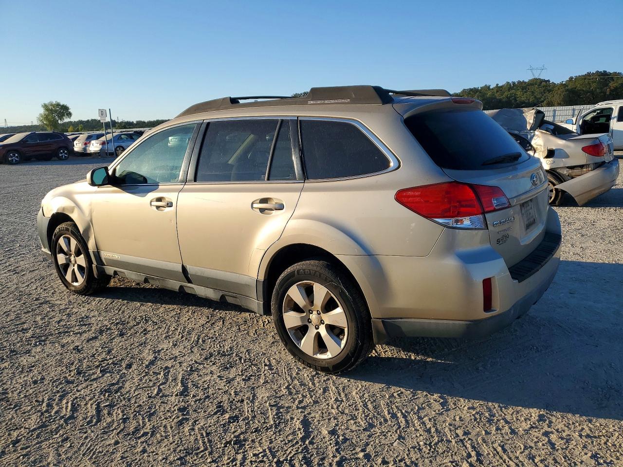 4S4BRBCC9A3376661 · 2010 SUBARU OUTBACK · 2/12