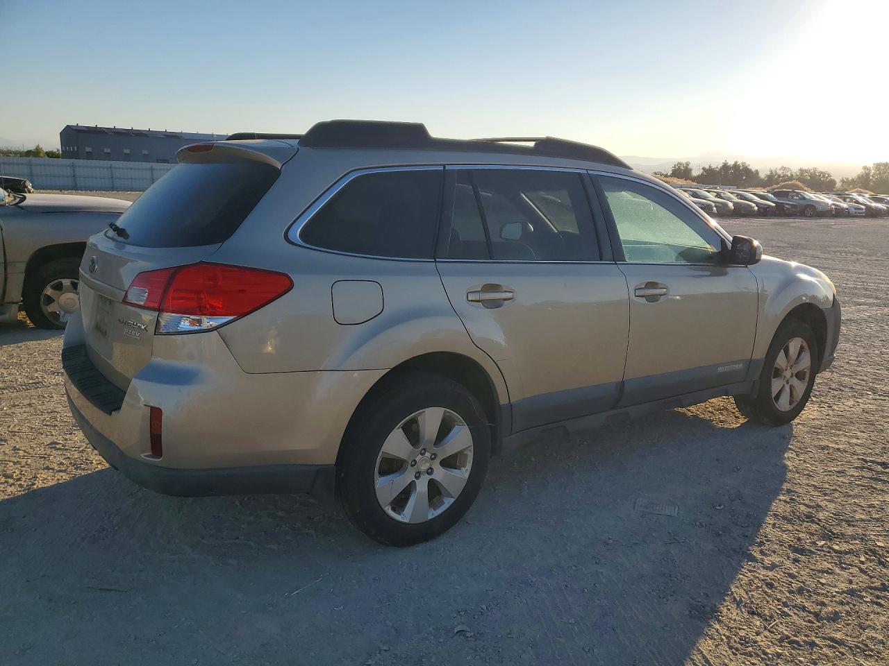 4S4BRBCC9A3376661 · 2010 SUBARU OUTBACK · 3/12