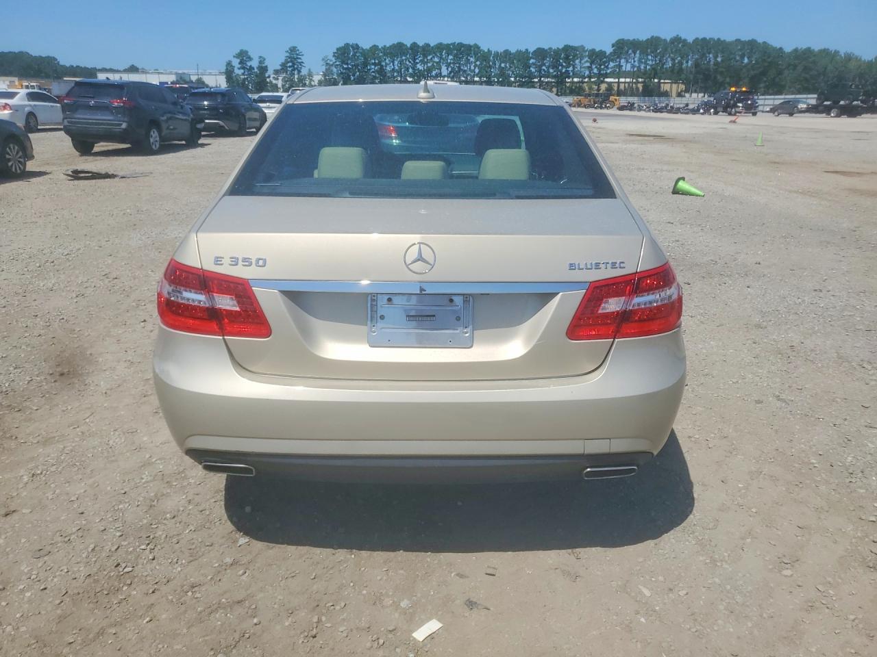 WDDHF2EB0BA509760 · 2011 MERCEDES-BENZ E · 6/12