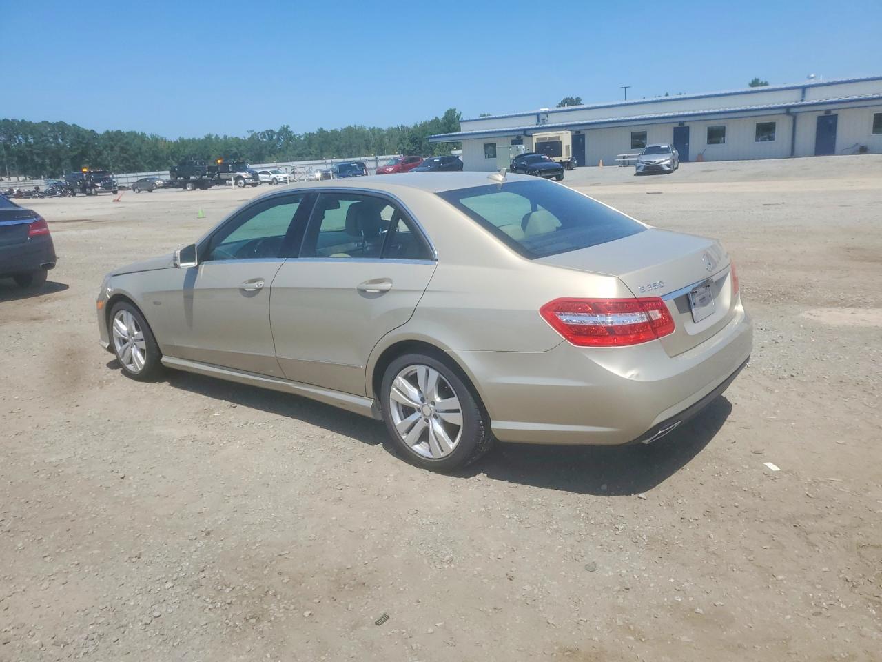 WDDHF2EB0BA509760 · 2011 MERCEDES-BENZ E · 2/12