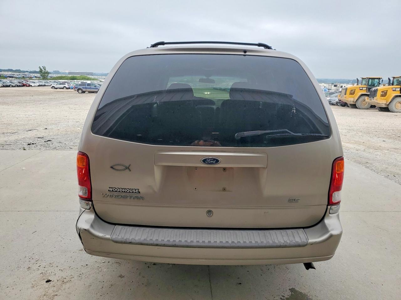 2FMZA524X2BB34318 · 2002 FORD WINDSTAR · 6/13