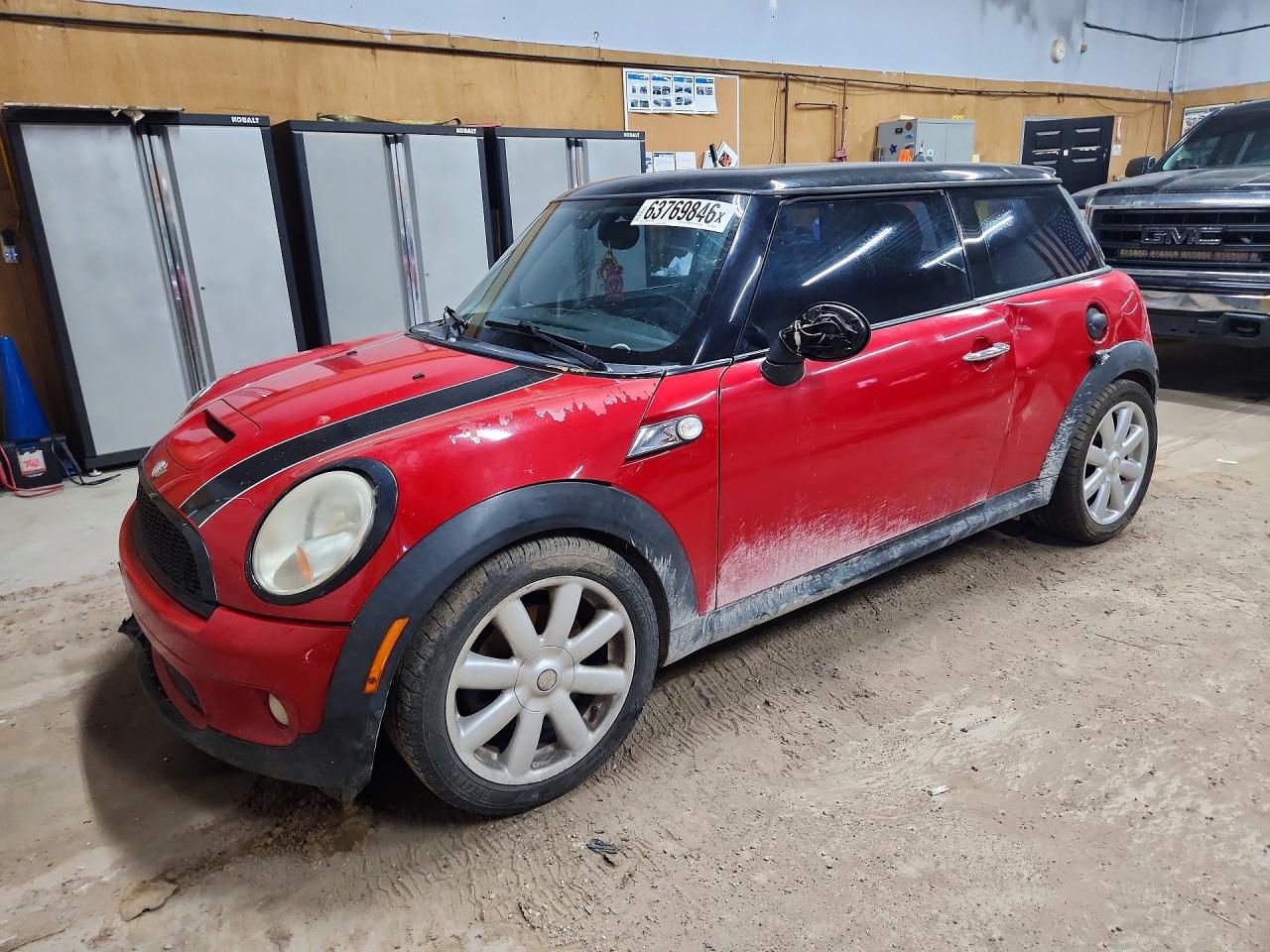WMWMF73539TV39740 · 2009 MINI COOPER