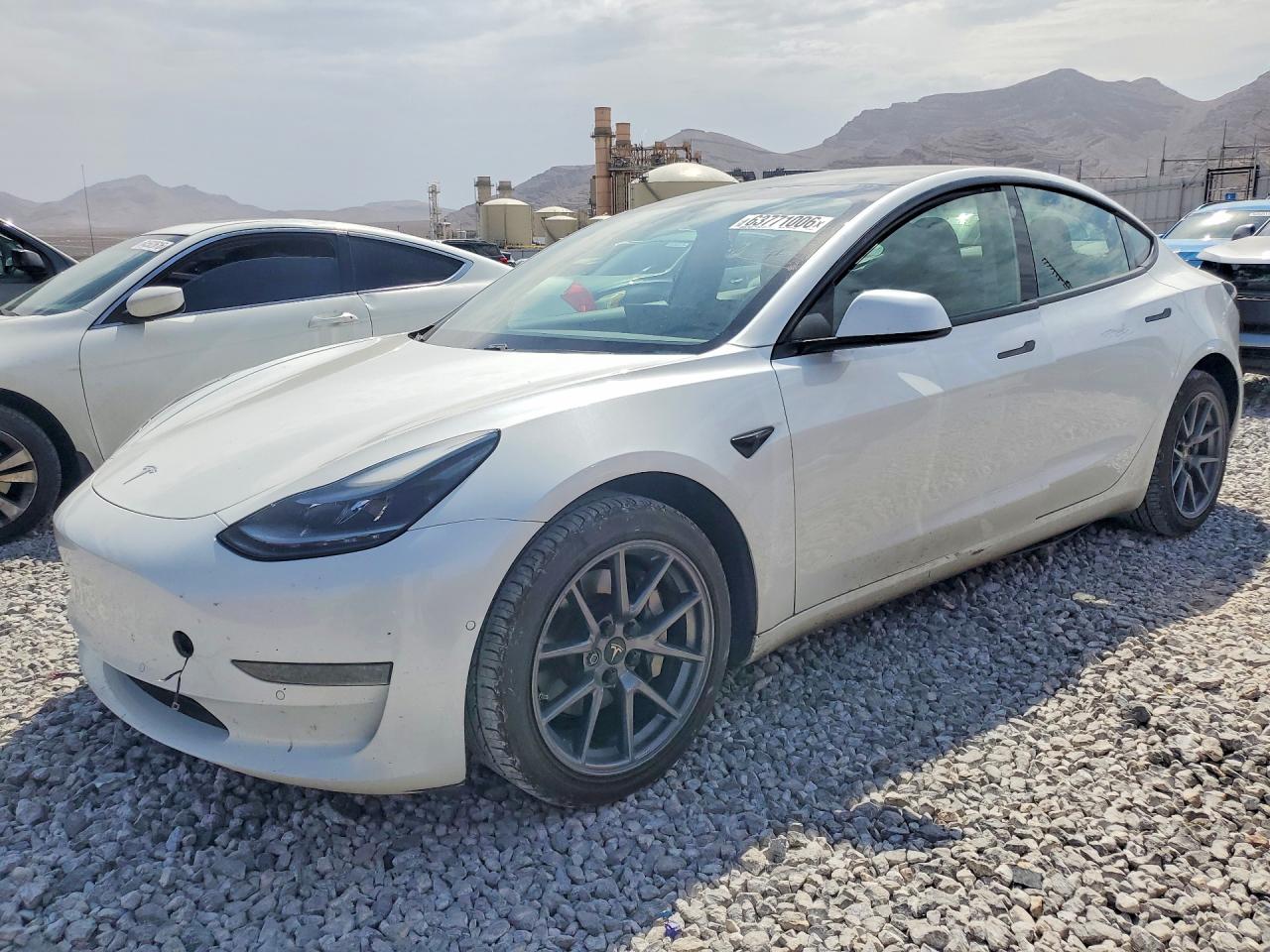 5YJ3E1EA6MF976832 · 2021 TESLA MODEL 3