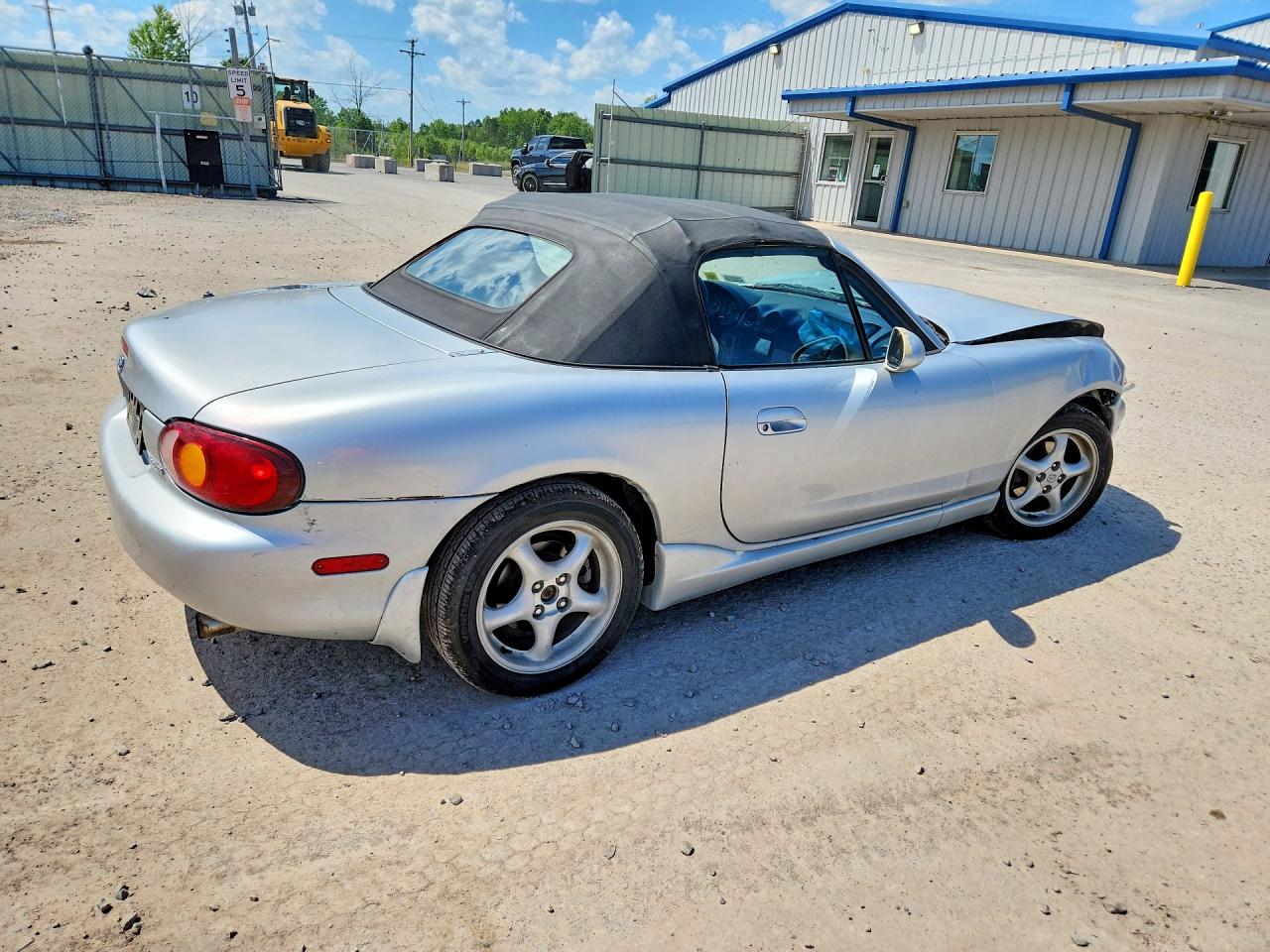 JM1NB3533Y0154699 · 2000 MAZDA MX-5 MIATA · 3/13