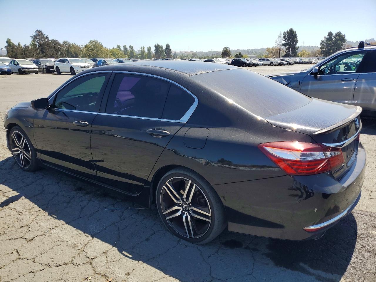 1HGCR2F55GA175769 · 2016 HONDA ACCORD · 2/12