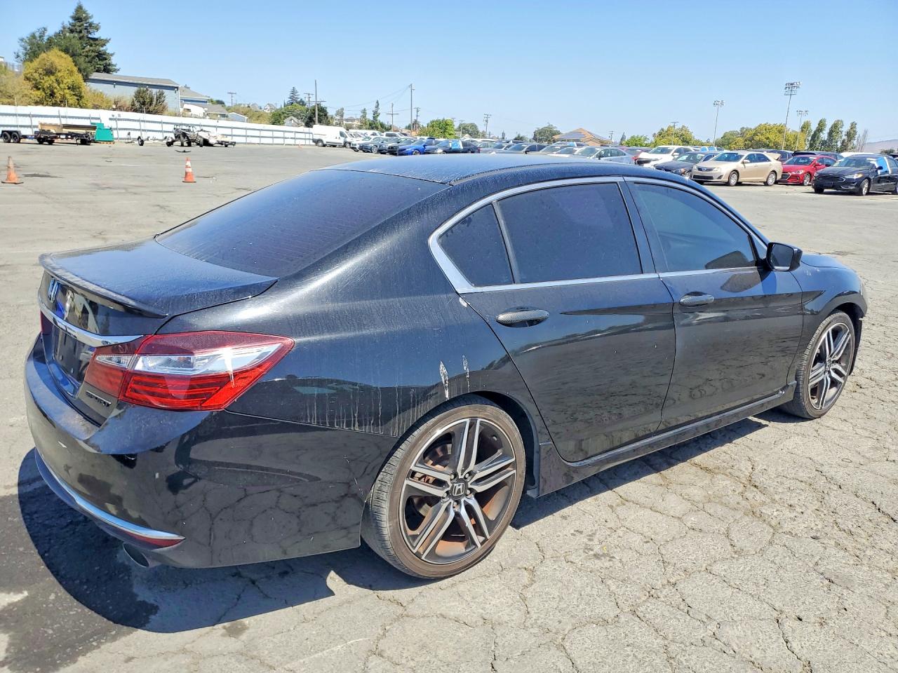 1HGCR2F55GA175769 · 2016 HONDA ACCORD · 3/12