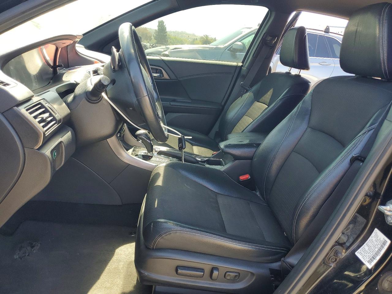 1HGCR2F55GA175769 · 2016 HONDA ACCORD · 7/12
