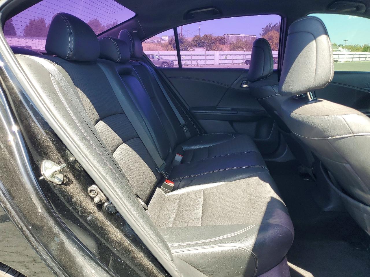 1HGCR2F55GA175769 · 2016 HONDA ACCORD · 10/12