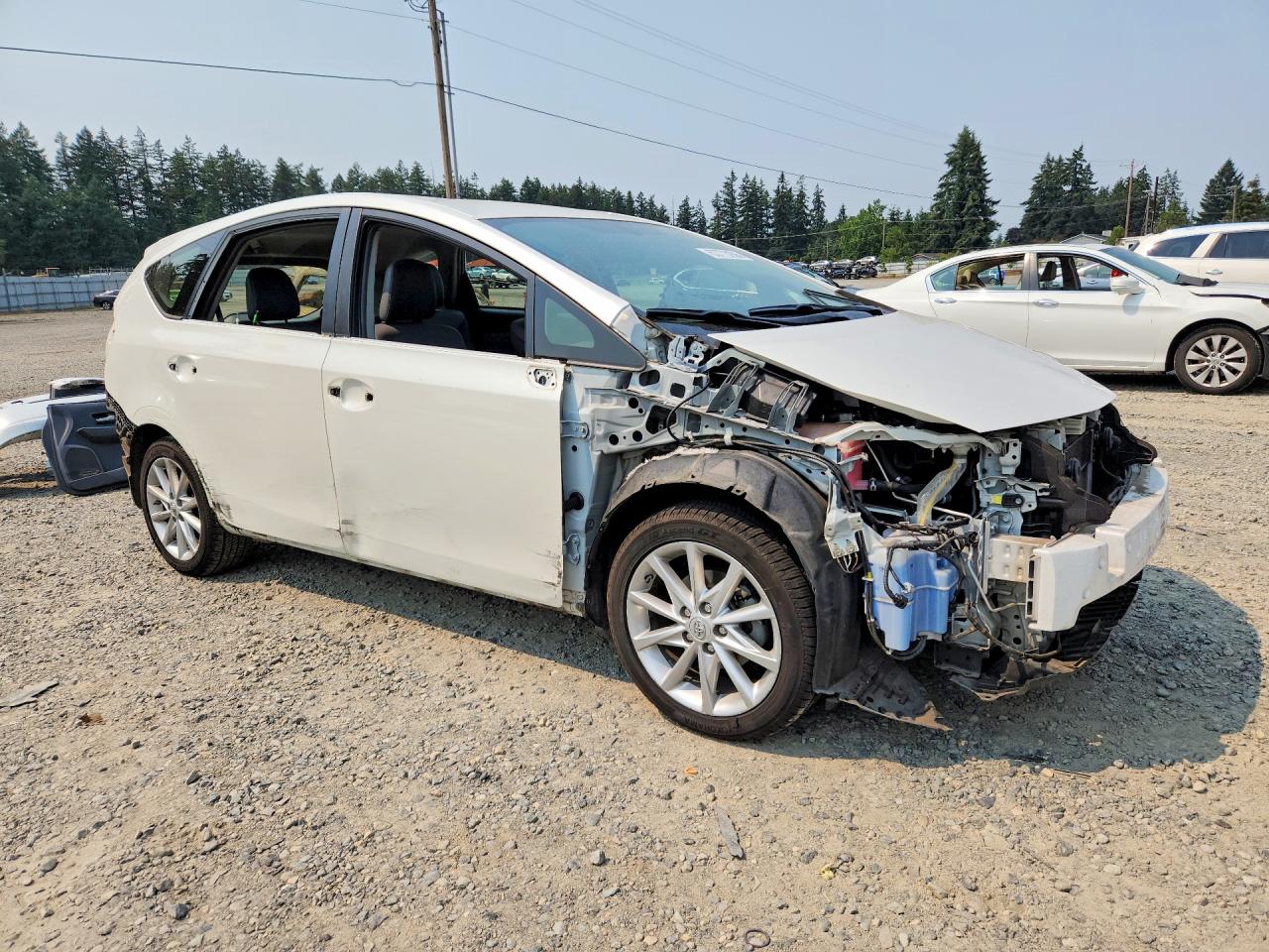 JTDZN3EU9EJ010176 · 2014 TOYOTA PRIUS V · 4/14