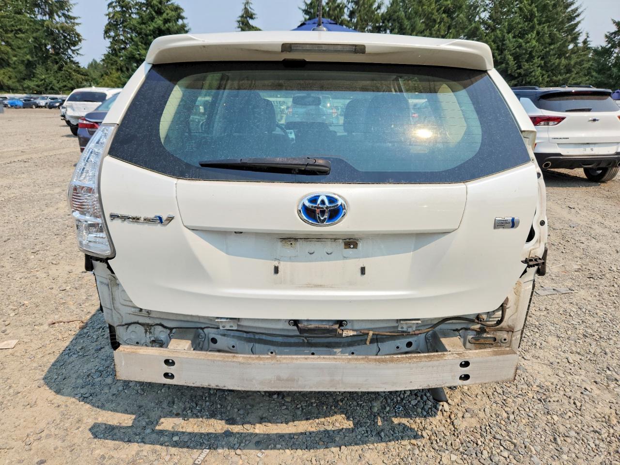 JTDZN3EU9EJ010176 · 2014 TOYOTA PRIUS V · 6/14