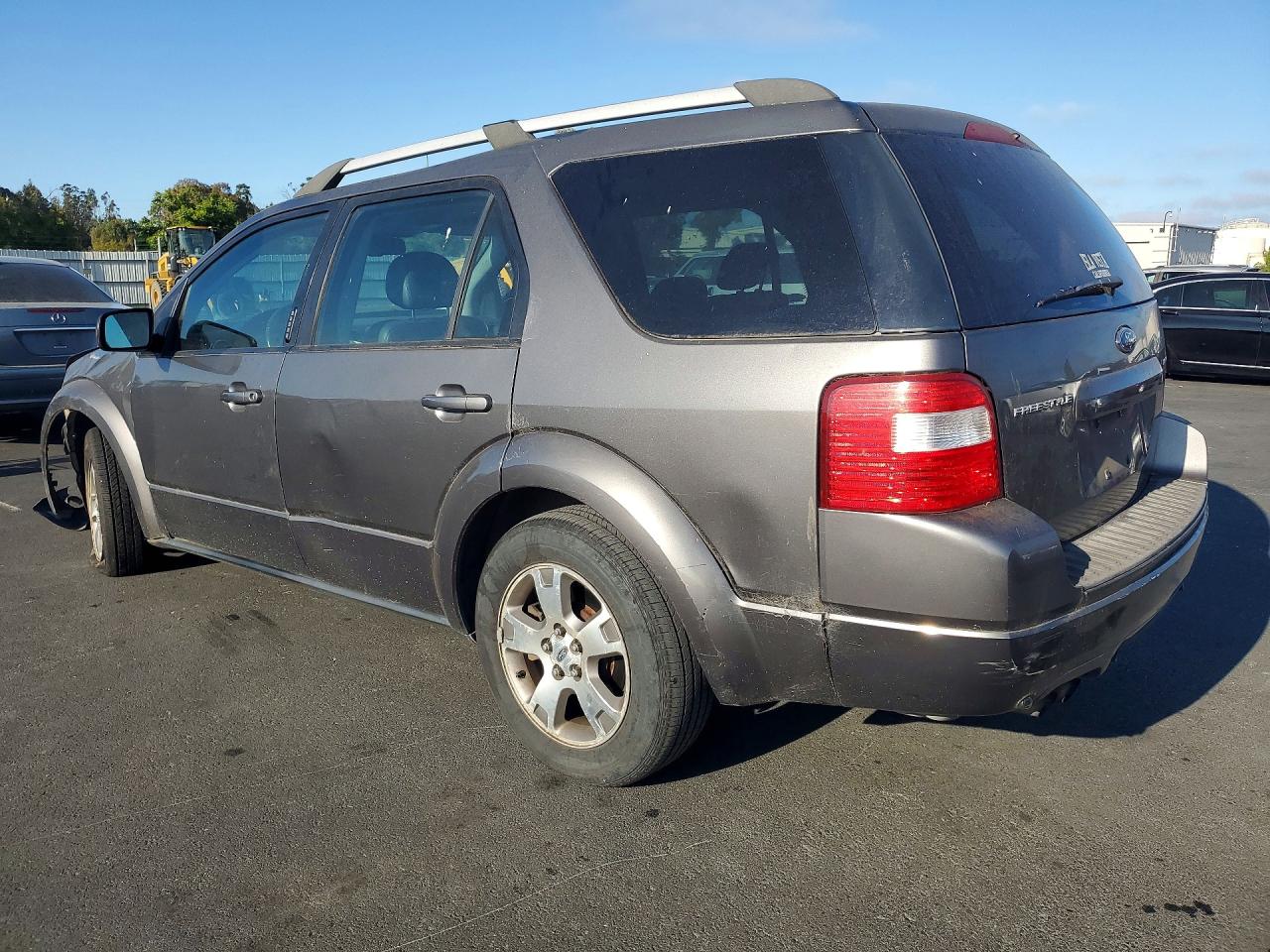 1FMZK03106GA01280 · 2006 FORD FREESTYLE · 2/13