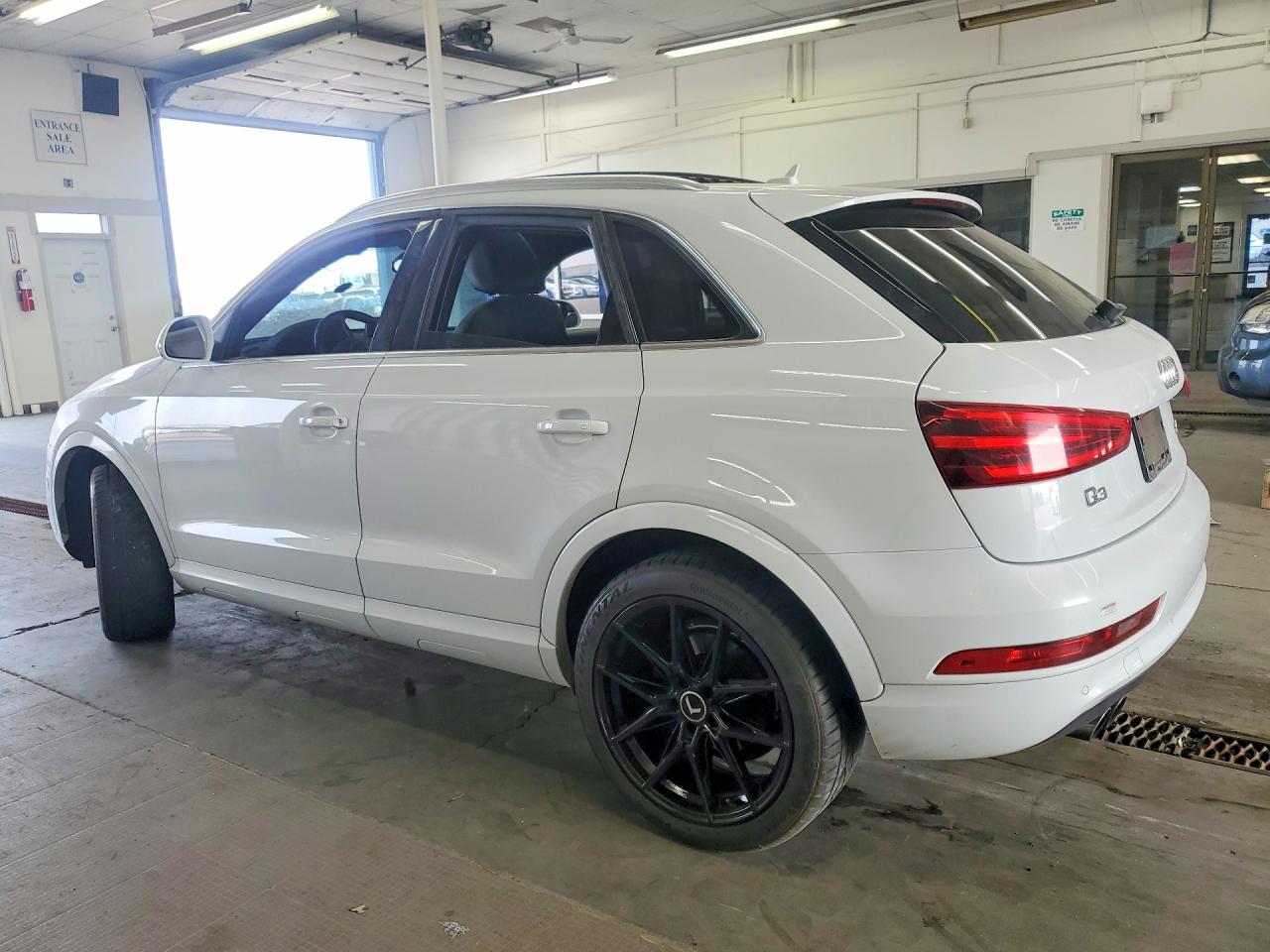 WA1EFCFS9FR005310 · 2015 AUDI Q3 · 2/12