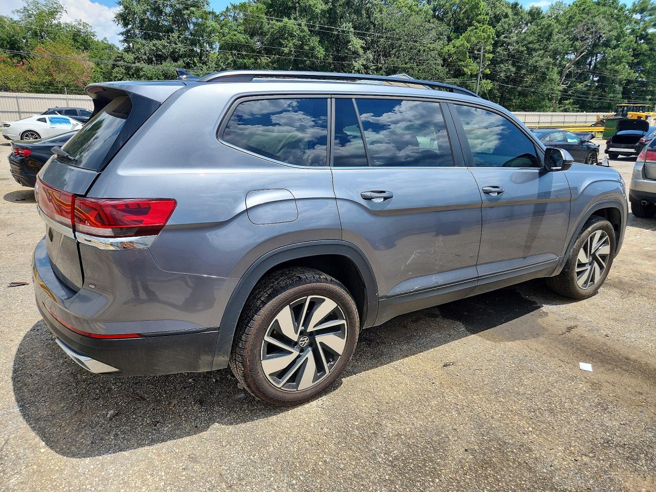 1V2WR2CA2SC505456 · 2025 VOLKSWAGEN ATLAS · 3/13