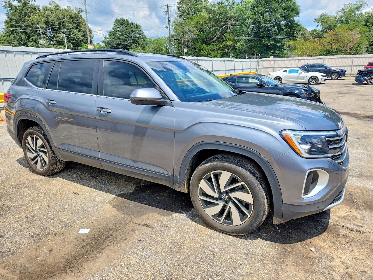 1V2WR2CA2SC505456 · 2025 VOLKSWAGEN ATLAS · 4/13