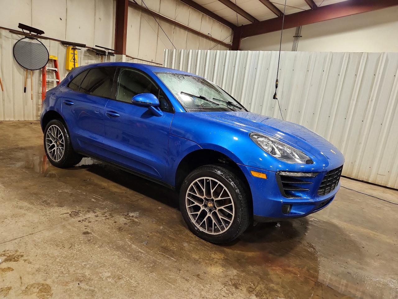 WP1AA2A52JLB17472 · 2018 PORSCHE MACAN · 4/14