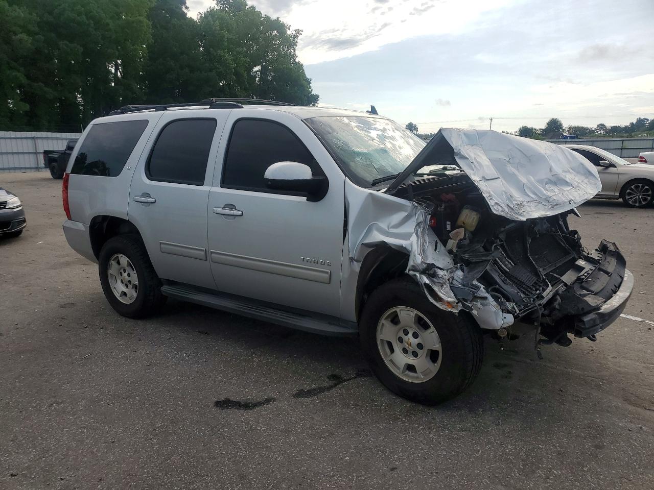 1GNSKBE00DR220352 · 2013 CHEVROLET TAHOE · 4/13