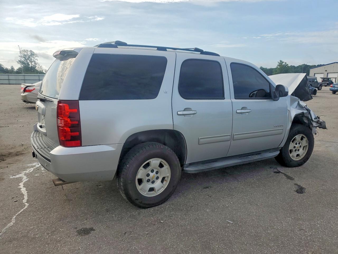 1GNSKBE00DR220352 · 2013 CHEVROLET TAHOE · 3/13