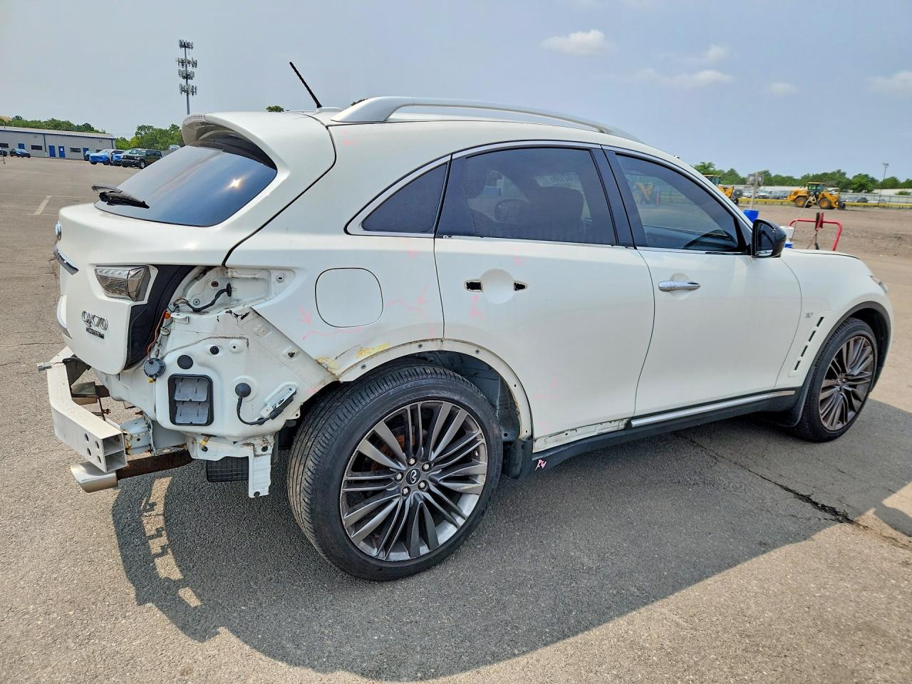JN8CS1MWXHM410972 · 2017 INFINITI QX70 · 3/14