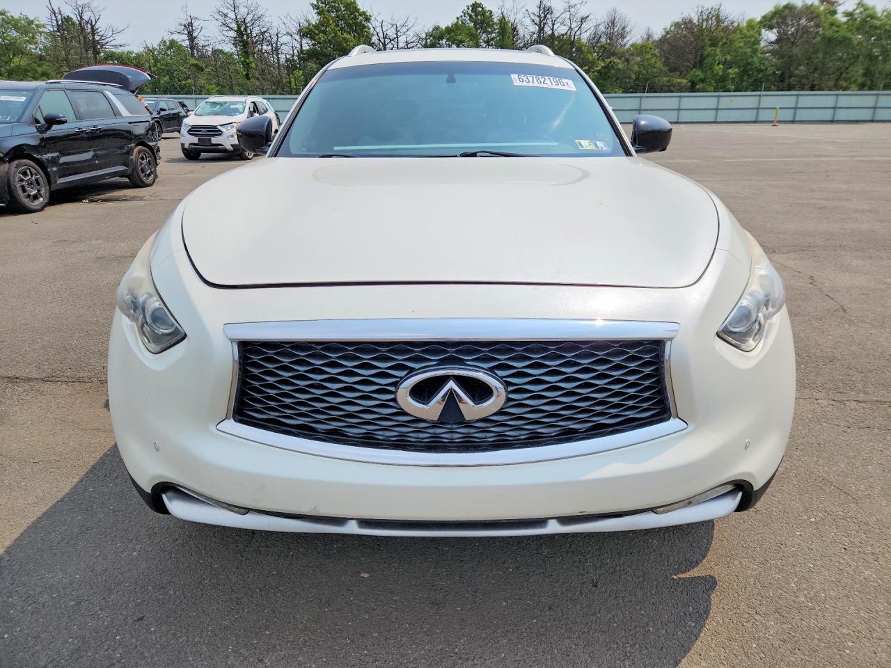 JN8CS1MWXHM410972 · 2017 INFINITI QX70 · 5/14