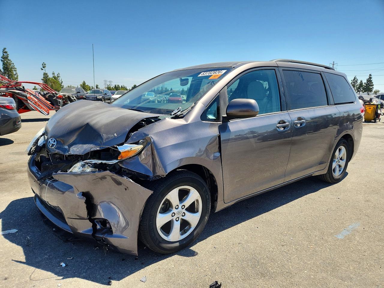 5TDKK3DC2ES499008 · 2014 TOYOTA SIENNA