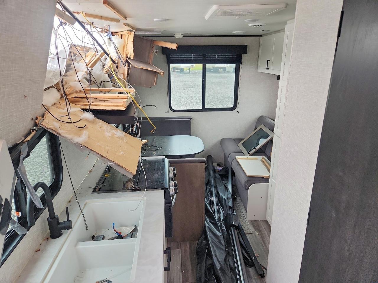 1UJBC0BLXS1YZ0821 · 2025 JAYCO JAY FLIGHT · 6/10