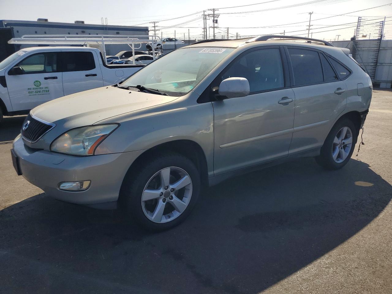 2T2GK31UX7C021557 · 2007 LEXUS RX