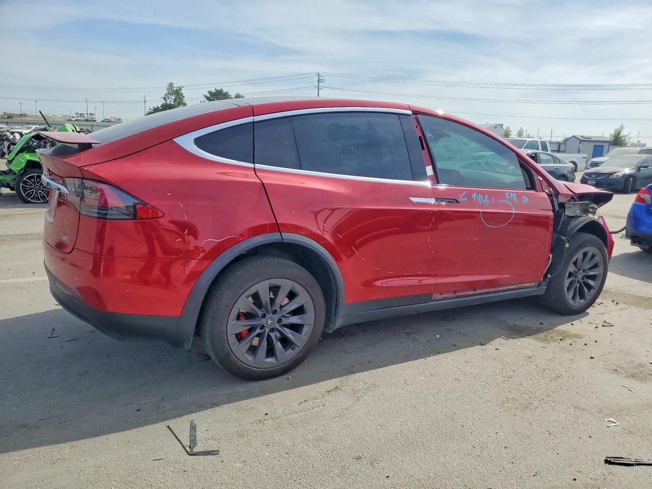 5YJXCBE44JF095534 · 2018 TESLA MODEL X · 3/14
