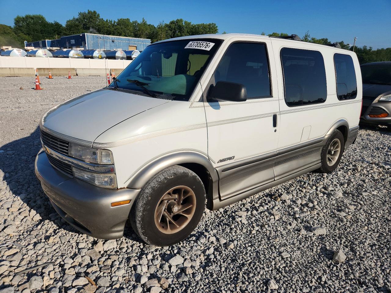 1GBDM19W8YB164300 · 2000 CHEVROLET ASTRO