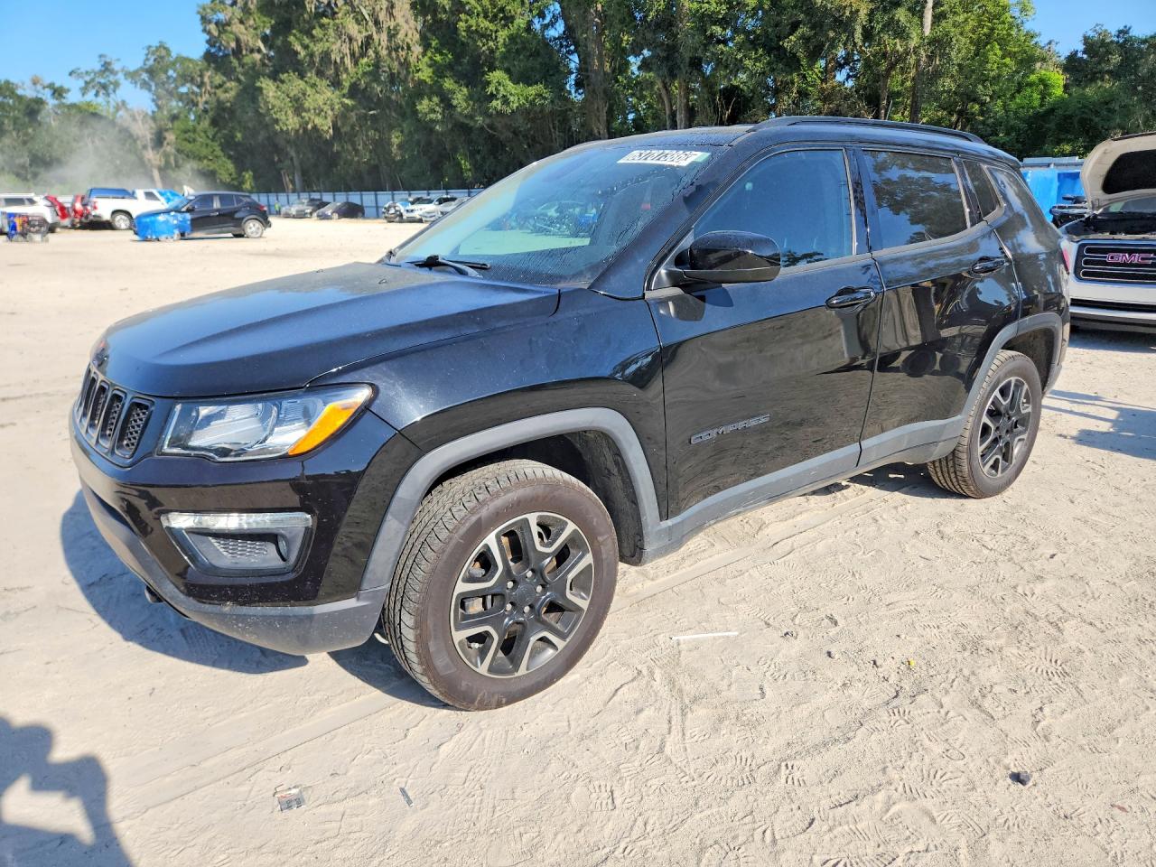 3C4NJDAB7LT245847 · 2020 JEEP COMPASS