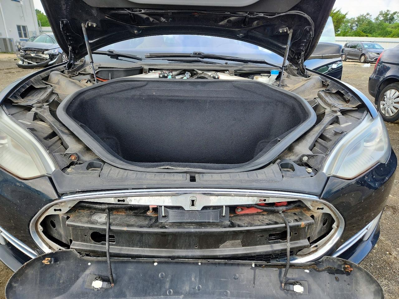 5YJSA1H27EFP66110 · 2014 TESLA MODEL S · 11/13