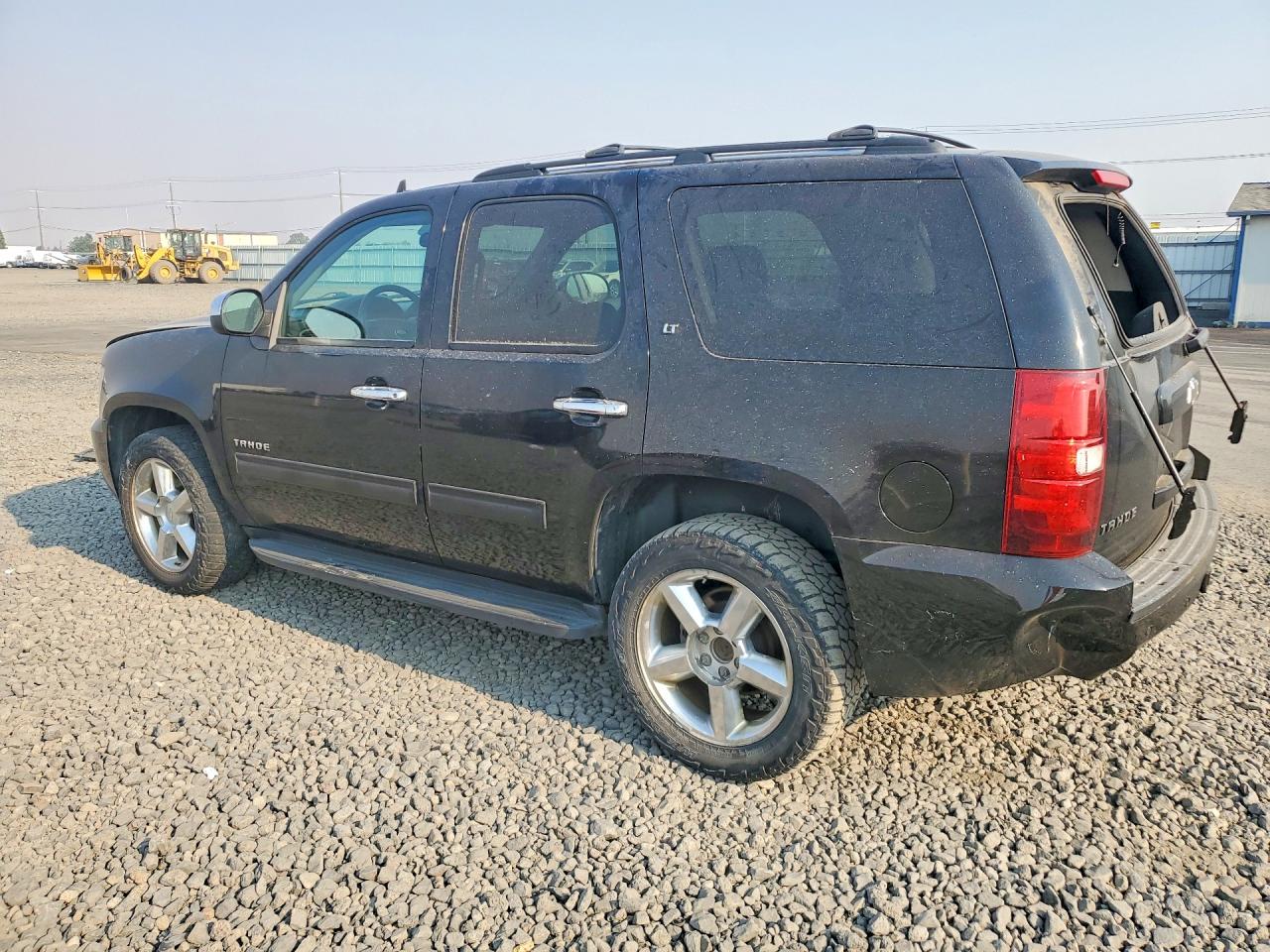 1GNUKBE03AR213626 · 2010 CHEVROLET TAHOE · 2/13