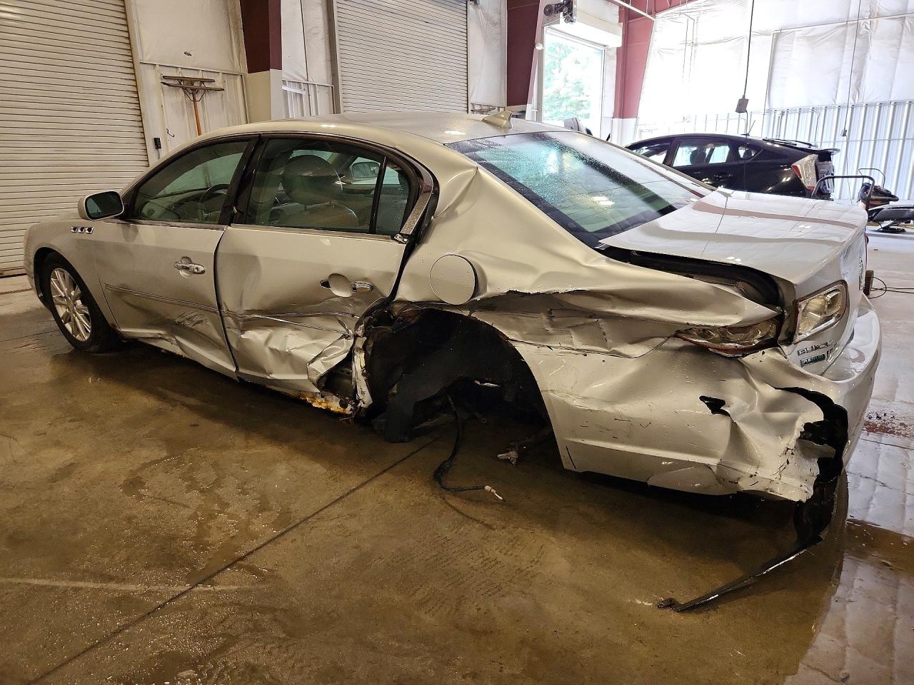 1G4HC5EM2BU117914 · 2011 BUICK LUCERNE · 2/13