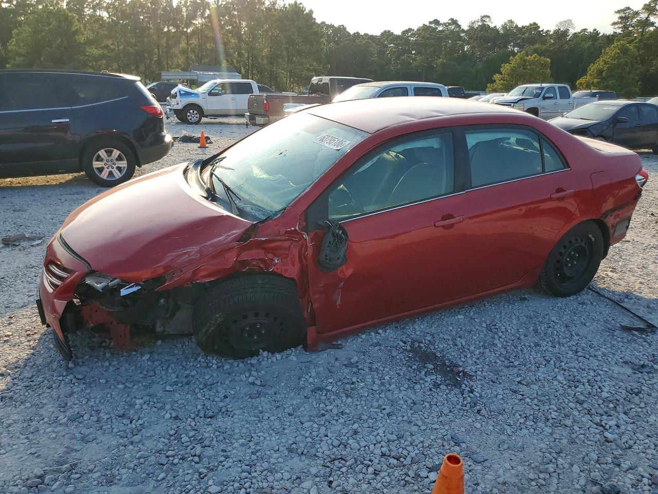 2T1BU4EE8DC059656 · 2013 TOYOTA COROLLA