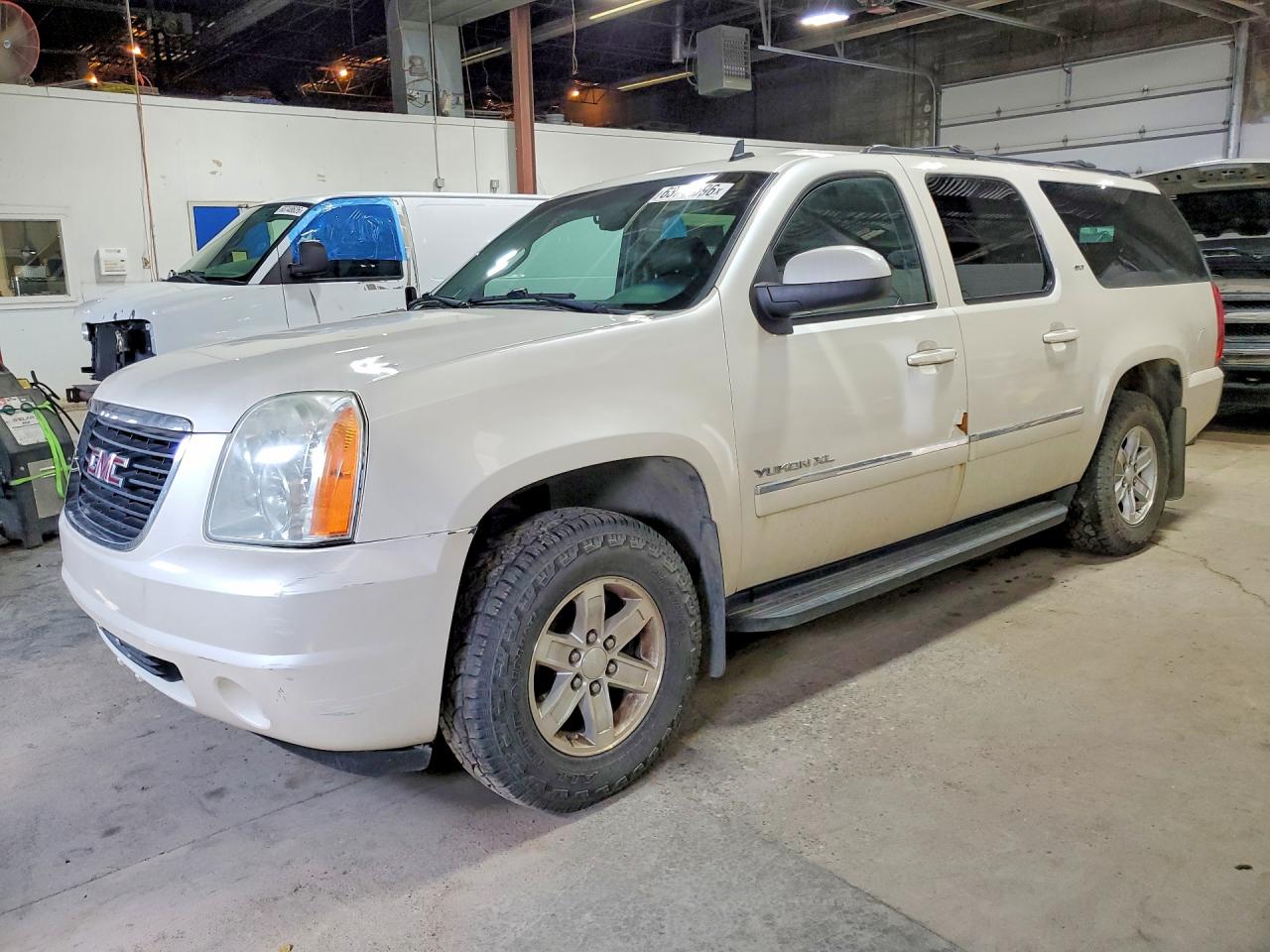 1GKS2KE38BR214268 · 2011 GMC YUKON XL
