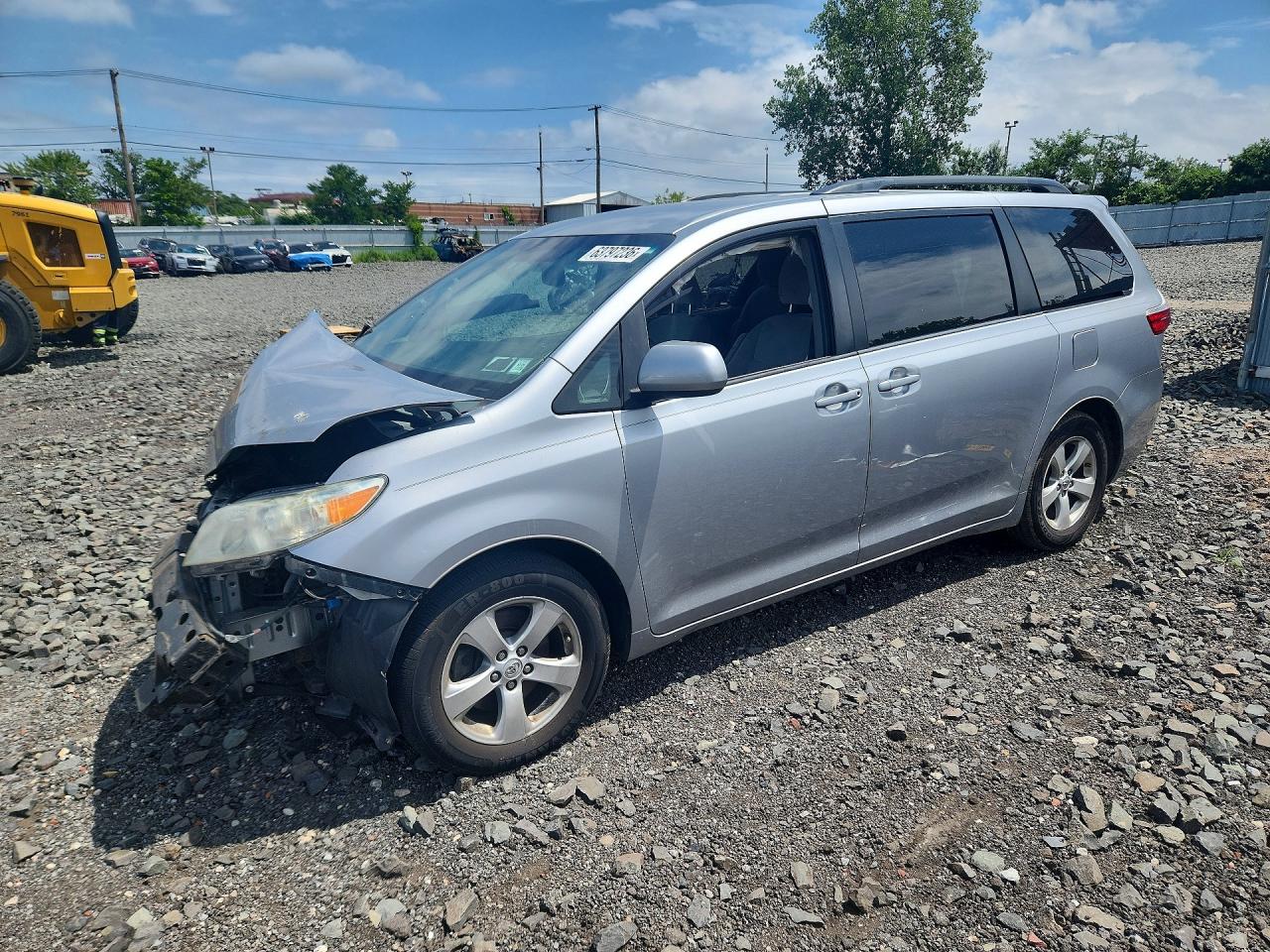 5TDKK3DC3FS581251 · 2015 TOYOTA SIENNA