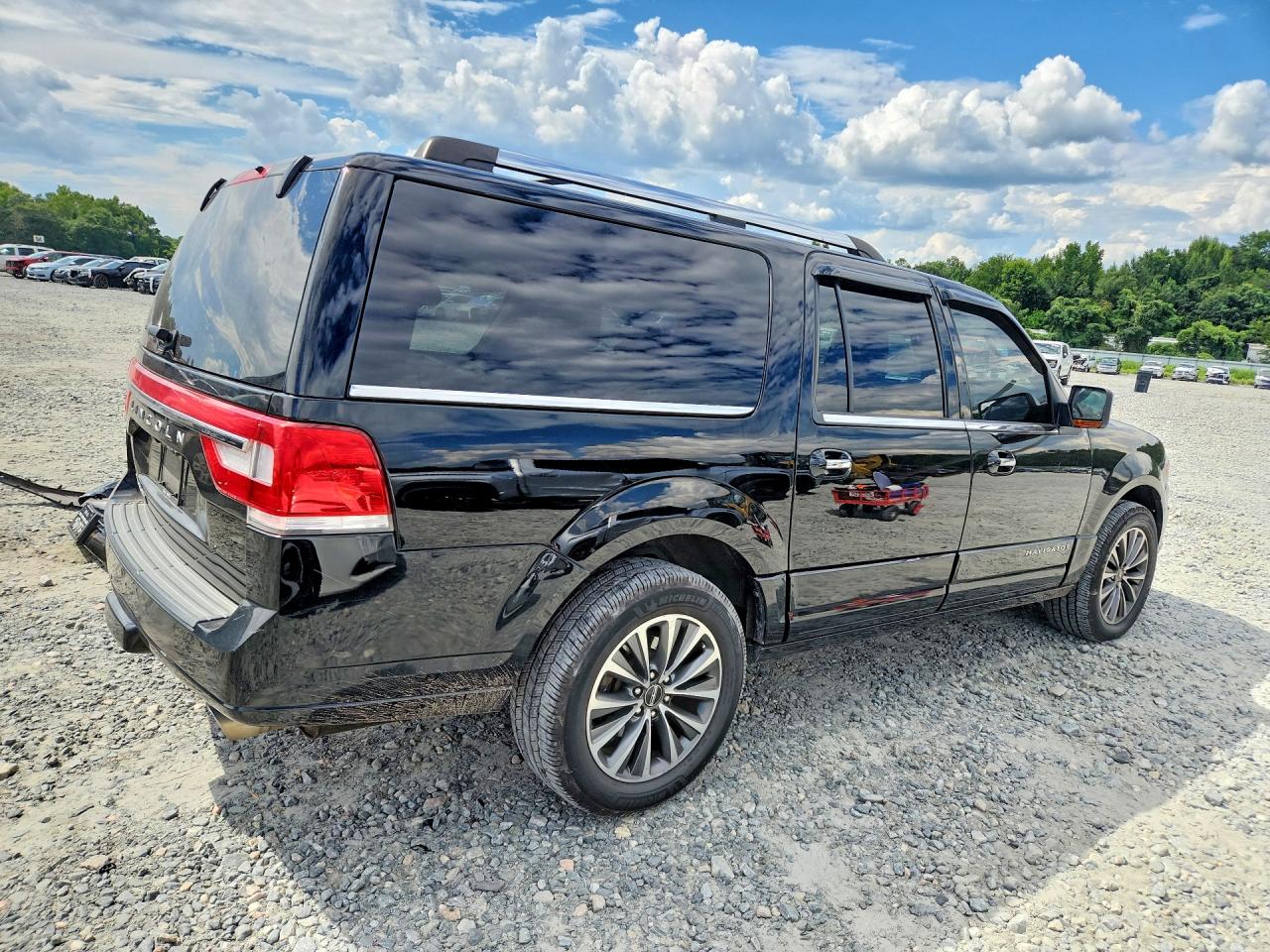 5LMJJ3JT2HEL01064 · 2017 LINCOLN NAVIGATOR · 3/14
