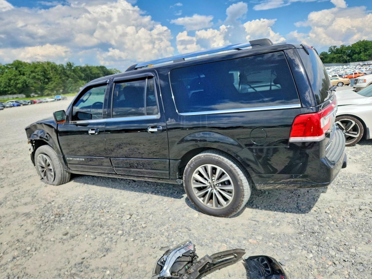 5LMJJ3JT2HEL01064 · 2017 LINCOLN NAVIGATOR · 2/14
