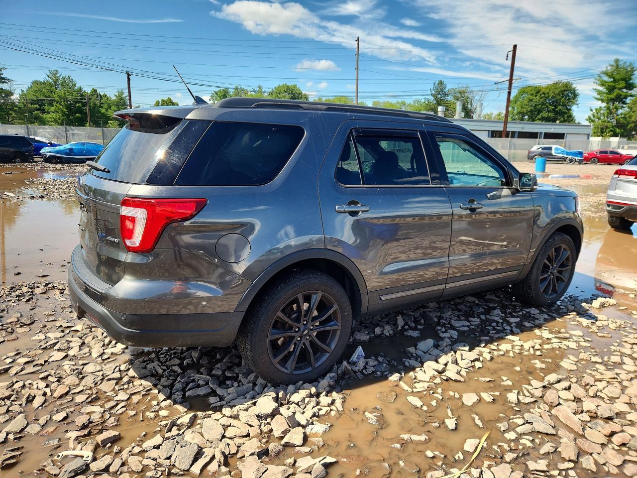 1FM5K8D86JGB25619 · 2018 FORD EXPLORER · 3/13