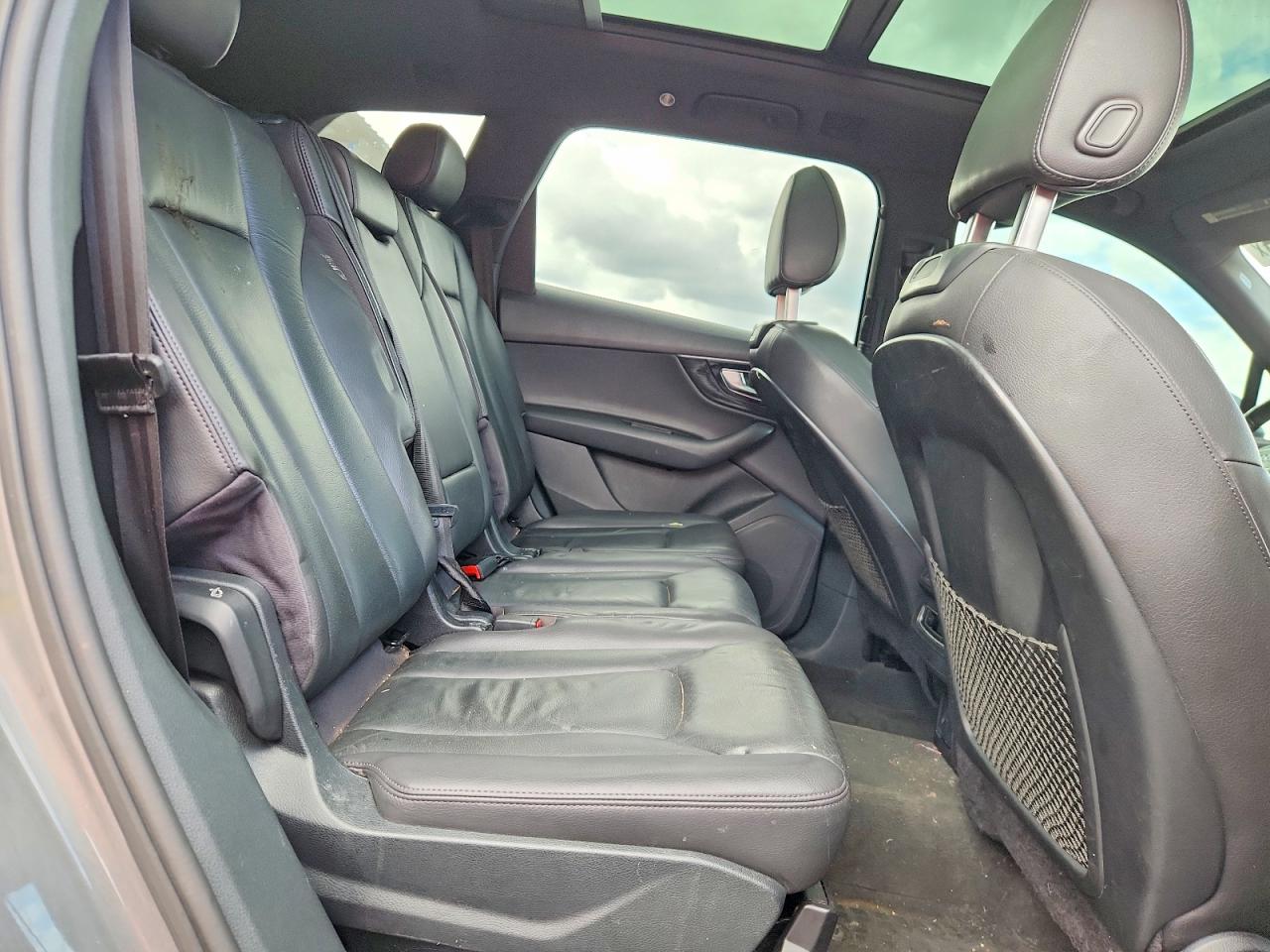 WA1AAAF76HD019727 · 2017 AUDI Q7 · 10/12